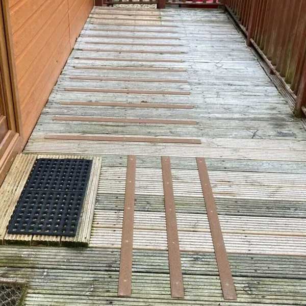 50 Pieces 1000mm GRP Anti Slip Decking Strips Free Drilling and Screws 