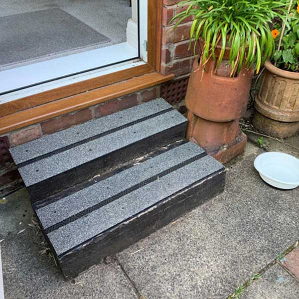 20 Pieces 1000mm GRP Anti Slip Decking Strips Free Drilling and Screws 