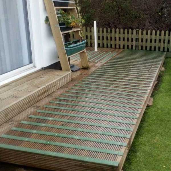 1m GRP Anti Slip Decking Strips x Free Drilling and Screws 6 Pieces