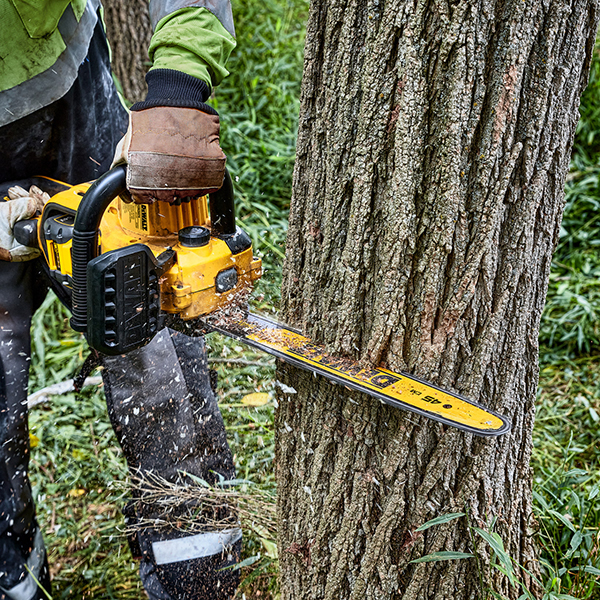 Dewalt Brushless Chainsaw with Auto-Oiling system