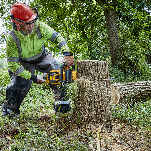 Dewalt Brushless Chainsaw with Auto-Oiling system