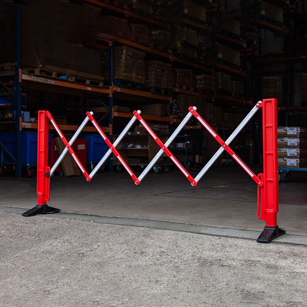 Expandable Safety Barriers / Durable And Long-Lasting Red/White ...