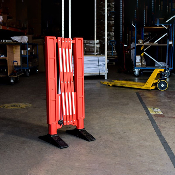 Expandable Safety Barriers / Durable And Long-Lasting Red/White ...