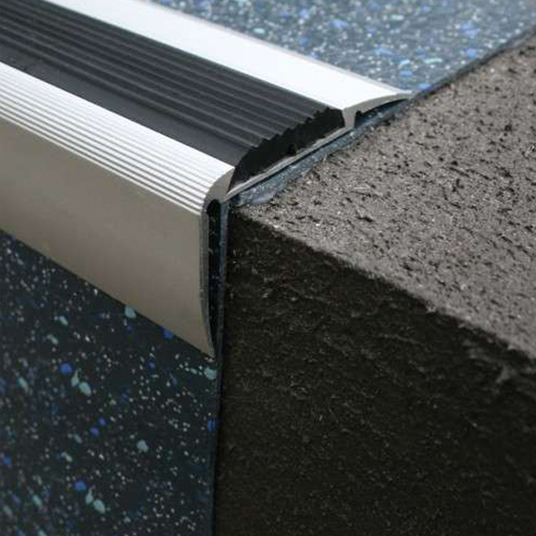 Non Slip Aluminium Stair Nosing With Black Rubber Insert