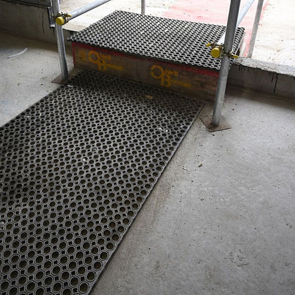 Non-Slip Black Rubber Floor Protection Hollow Mat