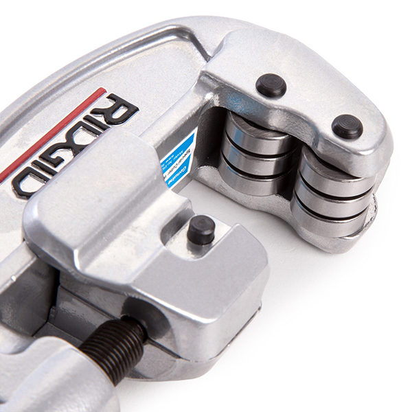 Ergonomic and Easy Adjustment Ridgid Stainless Steel Tubing Cutter