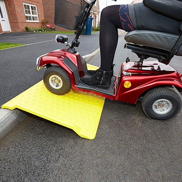 Heavy Duty Plastic Wheelchair Kerb Ramp